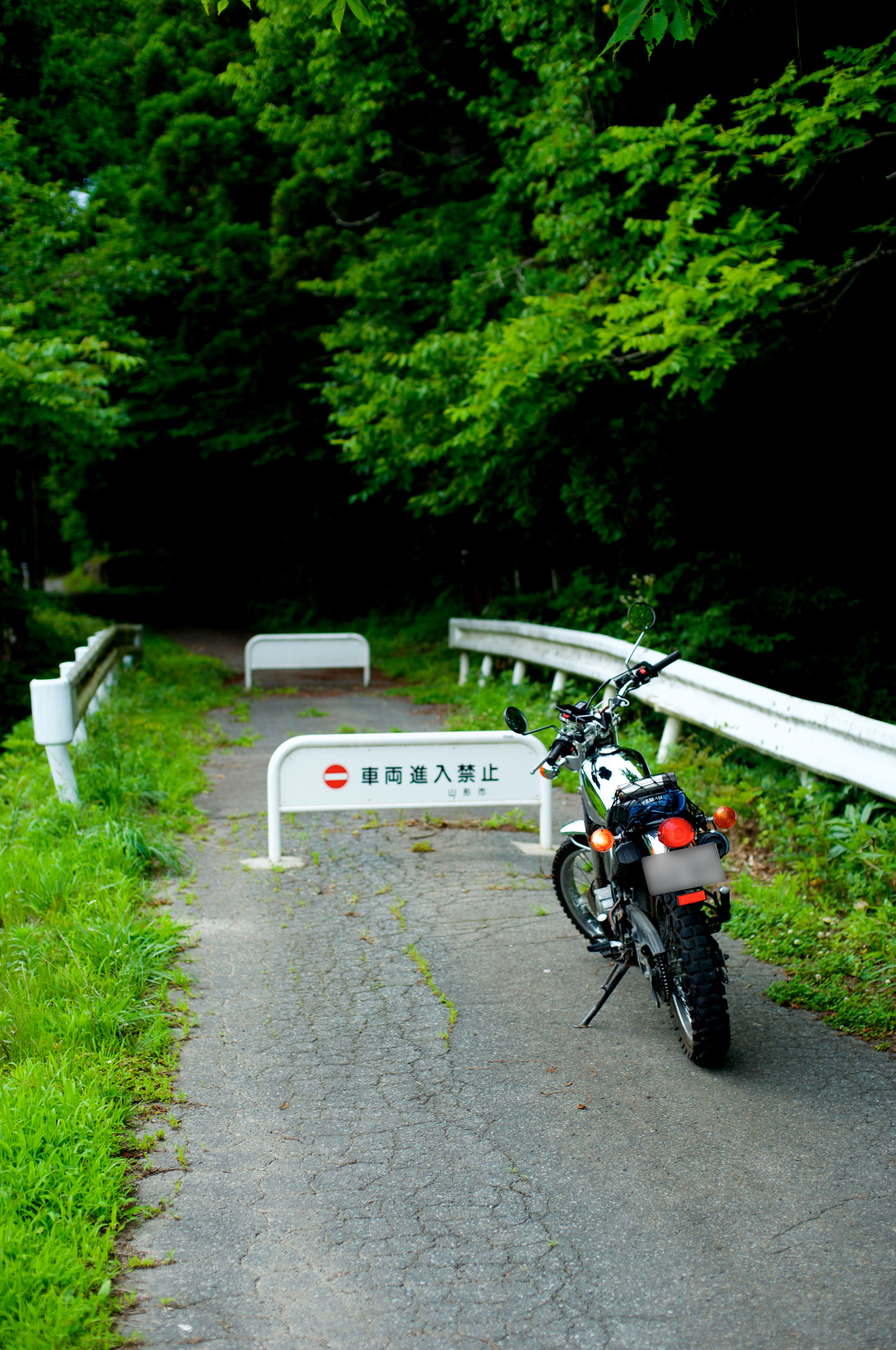 山形市の柏倉新田への登り口(バイクヤマハブロンコ)