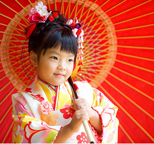七五三撮影3歳女の子　傘の写真サンプル